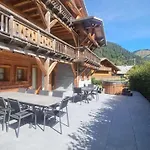 Spacieux A Pour 14 Personnes Avec Sauna - Fr-1-676-226 Châtel