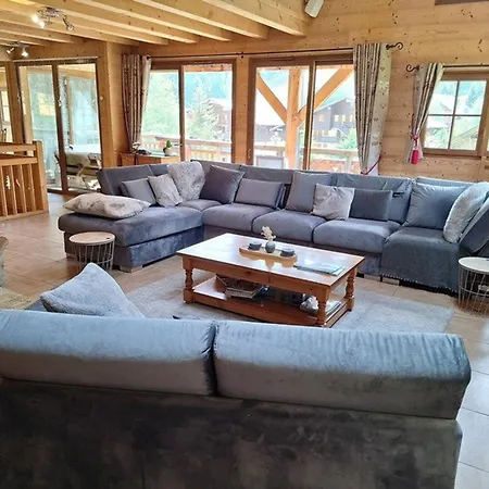 Spacieux A Pour 14 Personnes Avec Sauna - Fr-1-676-226