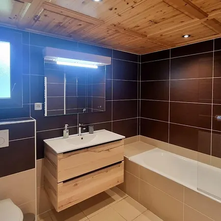 Spacieux A Pour 14 Personnes Avec Sauna - Fr-1-676-226 Alpehytte