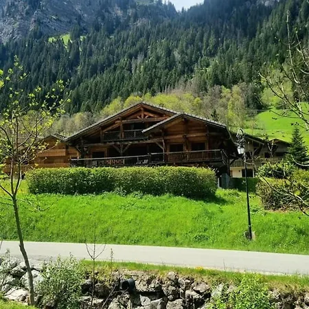 Spacieux A Pour 14 Personnes Avec Sauna - Fr-1-676-226