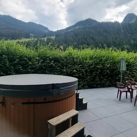 Spacieux A Pour 14 Personnes Avec Sauna - Fr-1-676-226