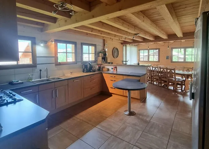 Spacieux à Pour 14 Personnes Avec Balcon Et Sauna - Fr-1-676-226 Chalé *