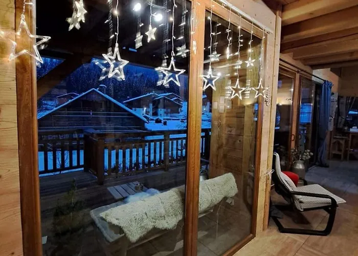 Spacieux à Pour 14 Personnes Avec Balcon Et Sauna - Fr-1-676-226 *