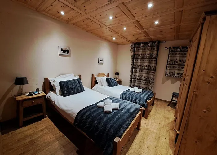 Spacieux à Pour 14 Personnes Avec Balcon Et Sauna - Fr-1-676-226 *
