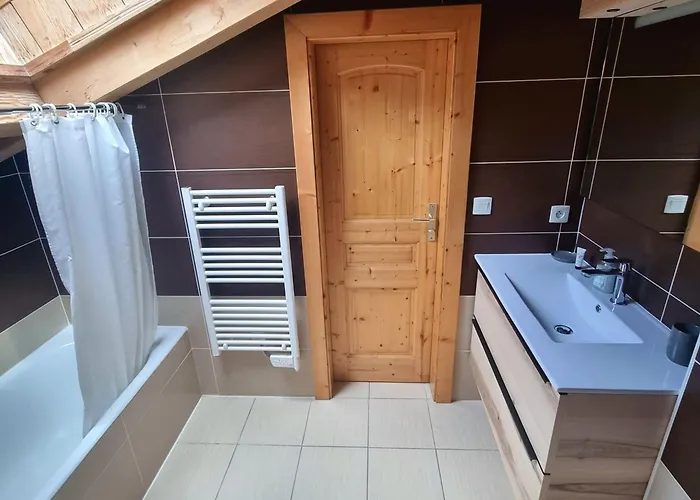 Chalé Spacieux à Pour 14 Personnes Avec Balcon Et Sauna - Fr-1-676-226