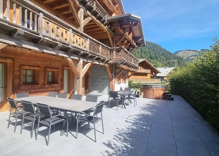 Spacieux à Pour 14 Personnes Avec Balcon Et Sauna - Fr-1-676-226 Chalé Châtel