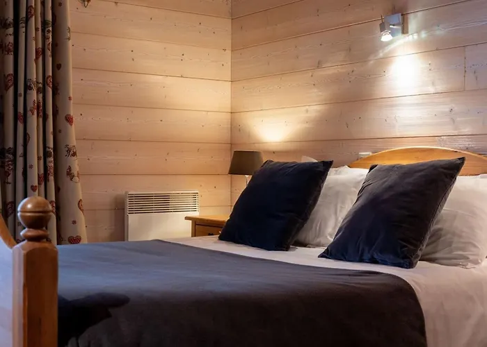 Spacieux A Pour 14 Personnes Avec Sauna - Fr-1-676-226 *